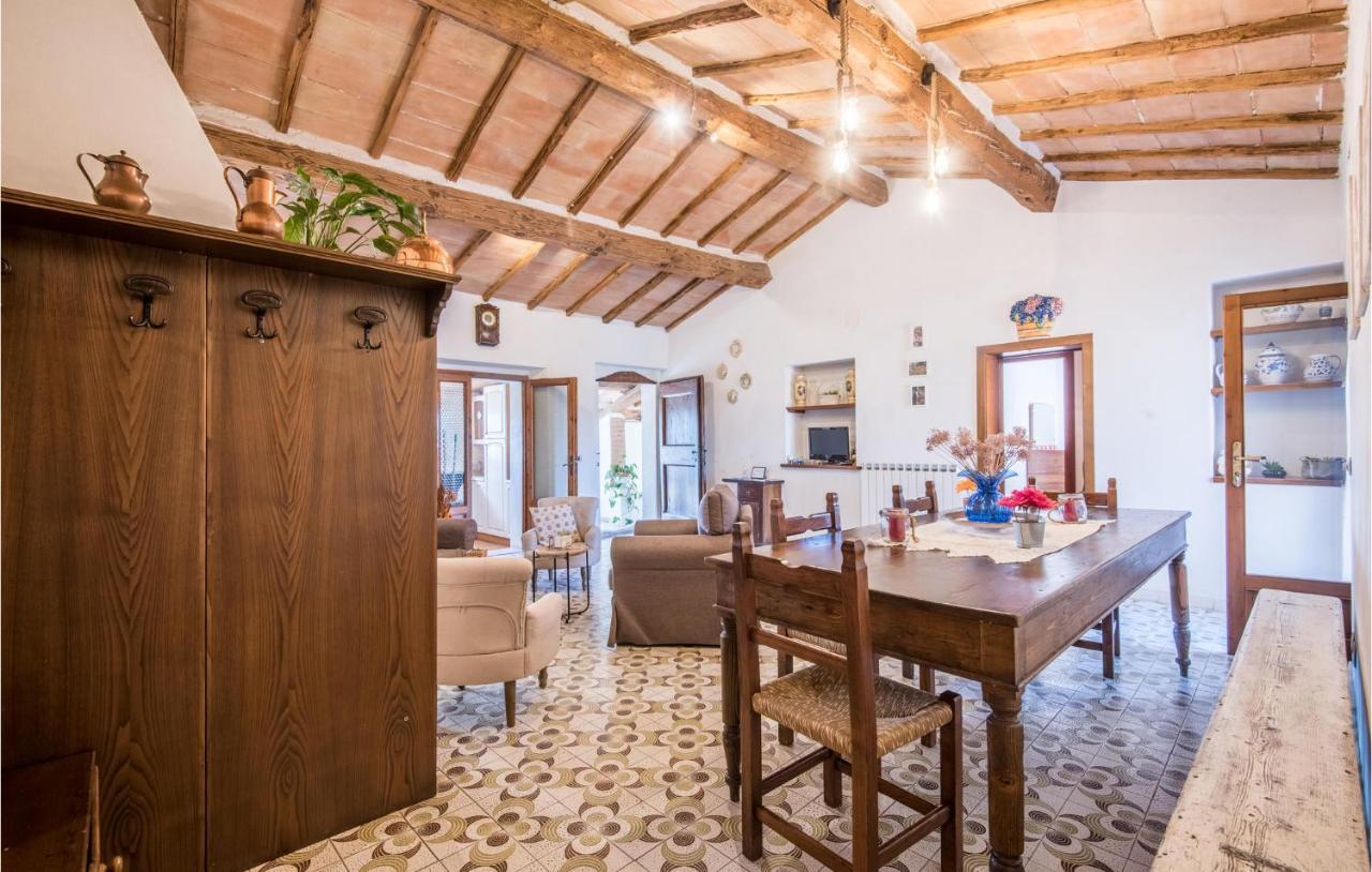 Gorgeous Home In Montalcino With Kitchen Kültér fotó